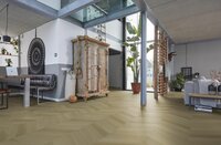 YUP Fulham chevron dryback warm oak
