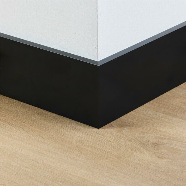 Gelakte plint amsterdam zwart 120x15